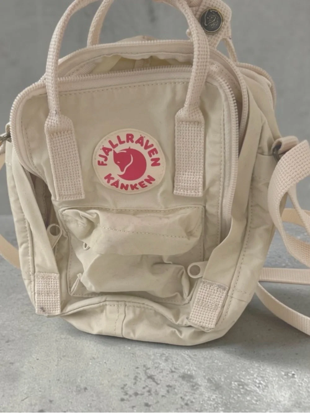 Kånken Mini Croosbody Bag - Cream